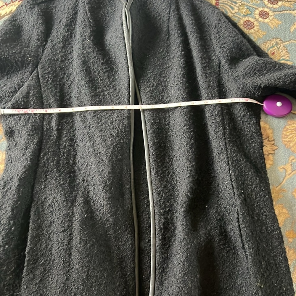 Eileen Fisher black wool boucle jacketed with leather trim - Picture 3 of 7